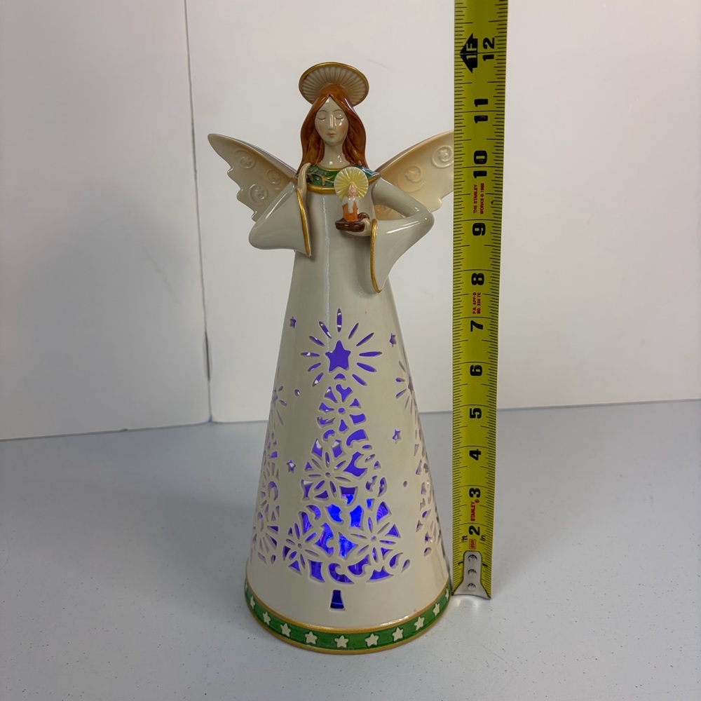 Kirkland Signature Light Up Angel Christmas Figurine Statue Colour Changing - Picture 9 of 9
